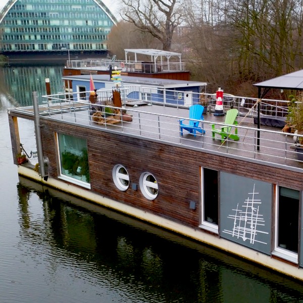 Hausboot oder schwimmendes Haus?